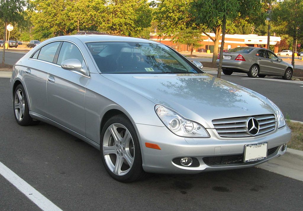 File:2007-Mercedes-Benz-CLS-550.jpg - Wikimedia Commons