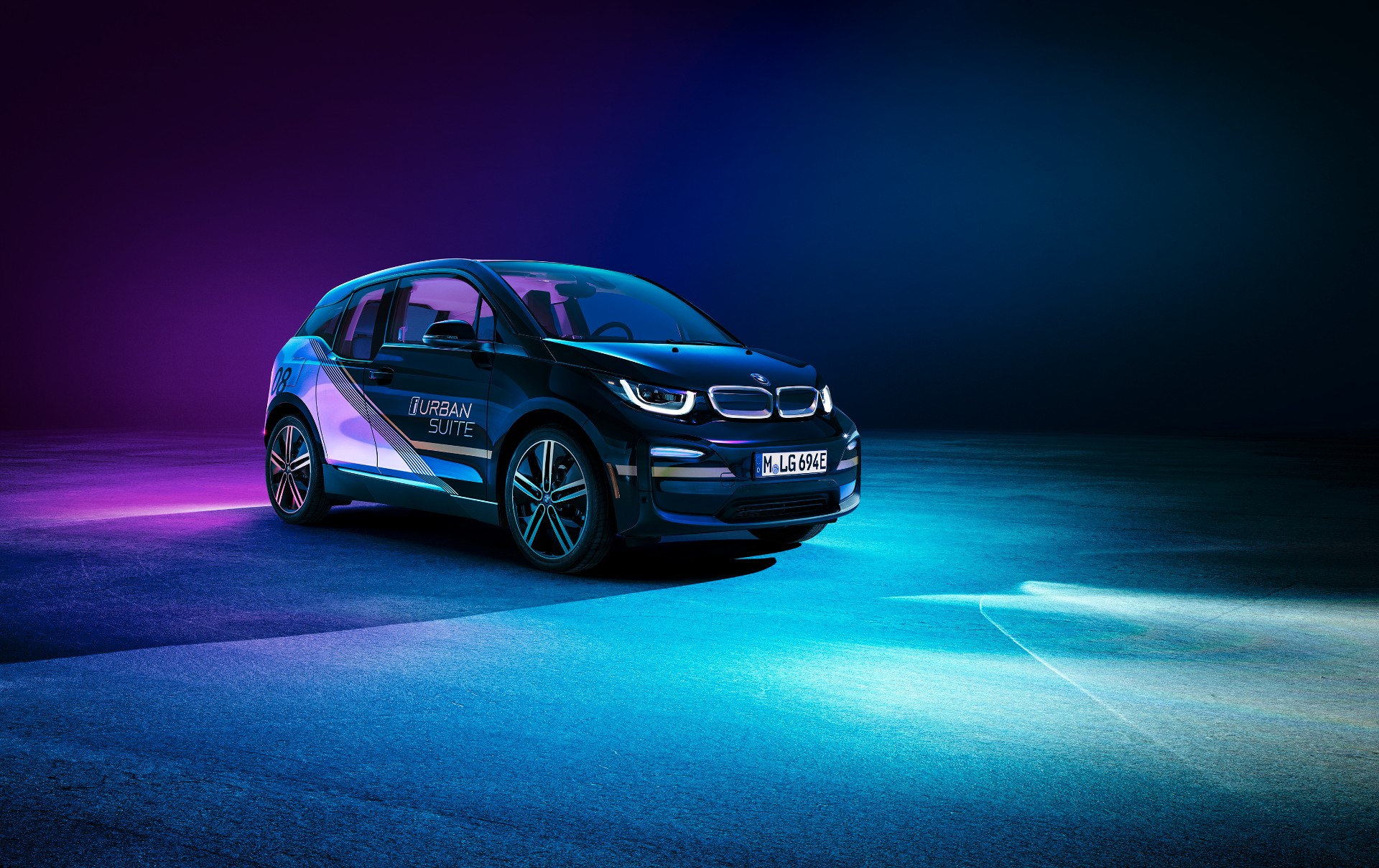BMW cranks up the swank for CES riders with i3 Urban Suite concept