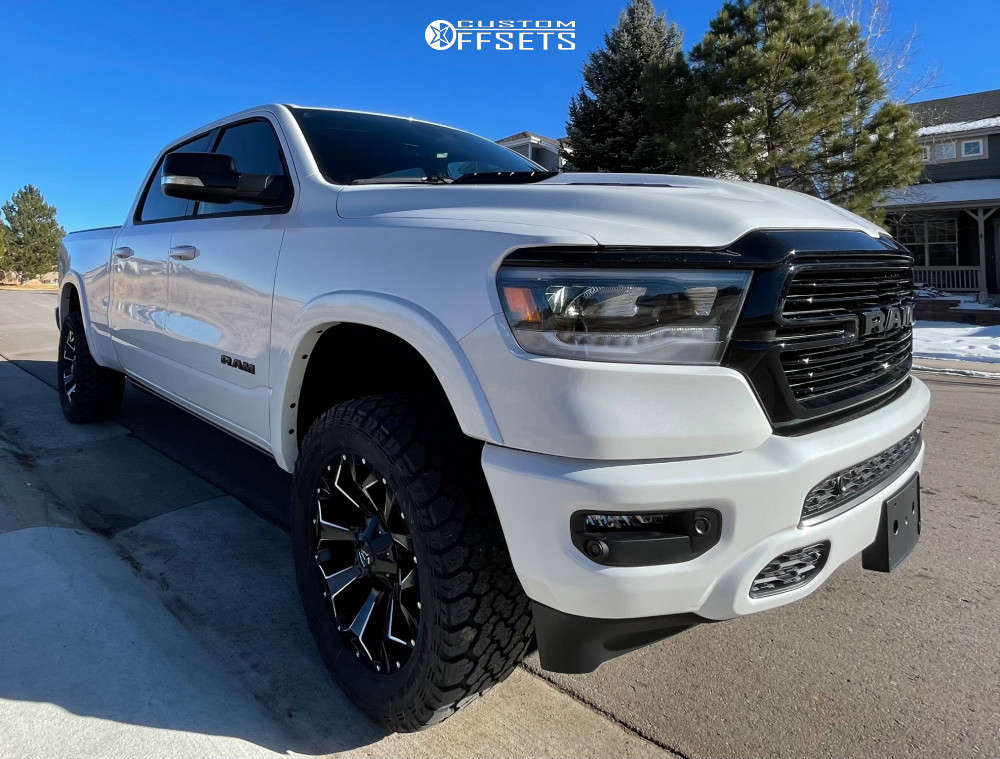 2022 Ram 1500 with 20x9 1 Fuel Assault and 33/12.5R20 General Grabber Atx  and Suspension Lift 3.5" | Custom Offsets