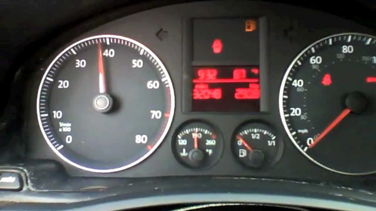 2009 Volkswagen Rabbit 2dr Hatchback 2.5L Start Up, Quick Tour, & Rev With  Exhaust View - 32K - YouTube