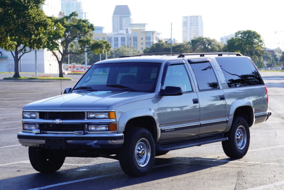 No Reserve: 1998 Chevrolet Suburban K2500 4x4 for sale on BaT Auctions -  sold for $15,251 on December 1, 2021 (Lot #60,654) | Bring a Trailer