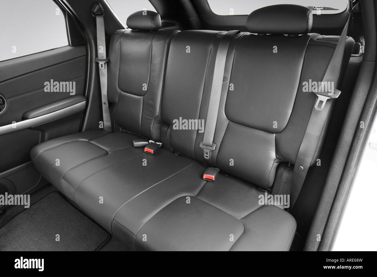 2006 Pontiac Torrent in Silver - Rear seats Stock Photo - Alamy
