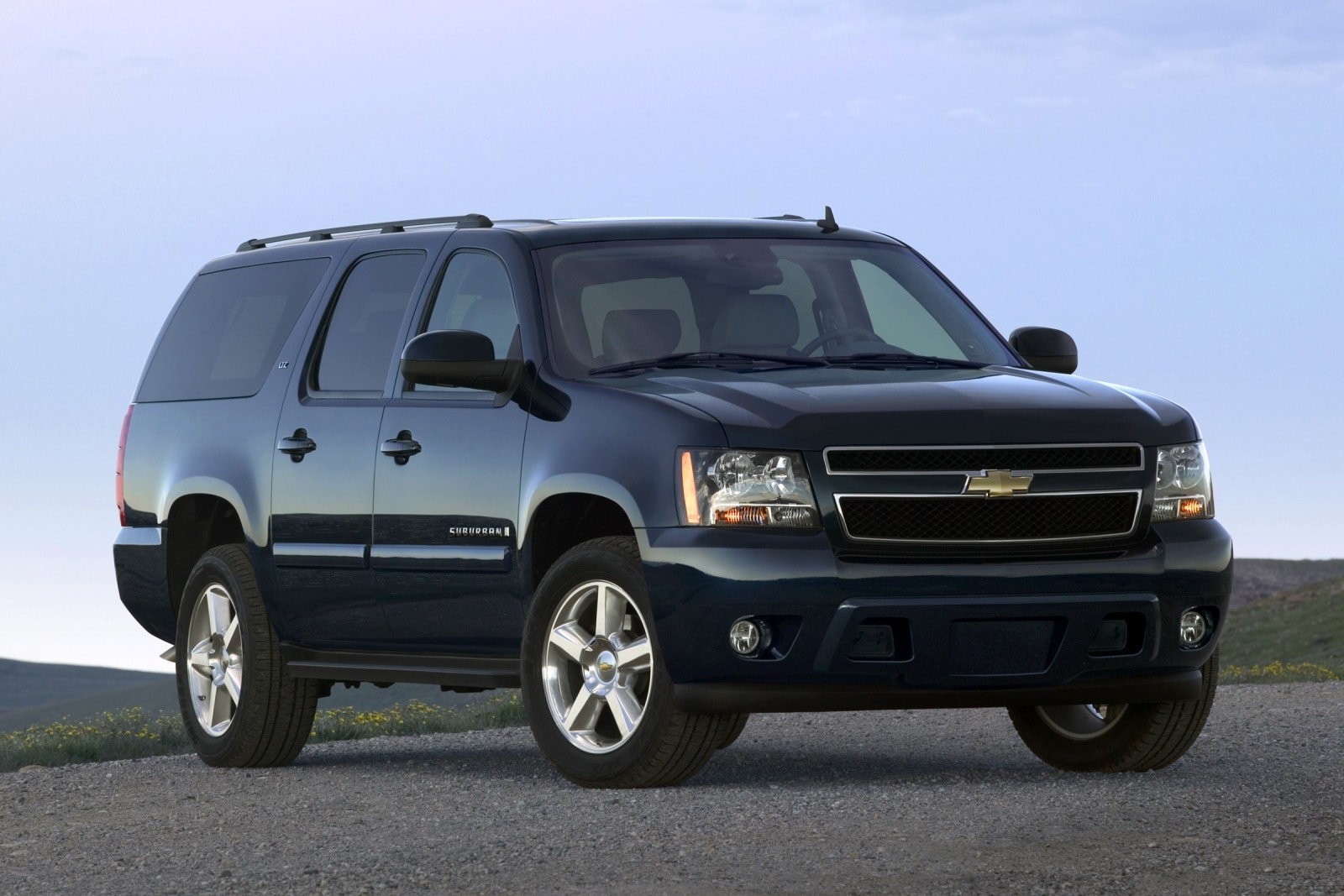 2010 Chevy Suburban Review & Ratings | Edmunds