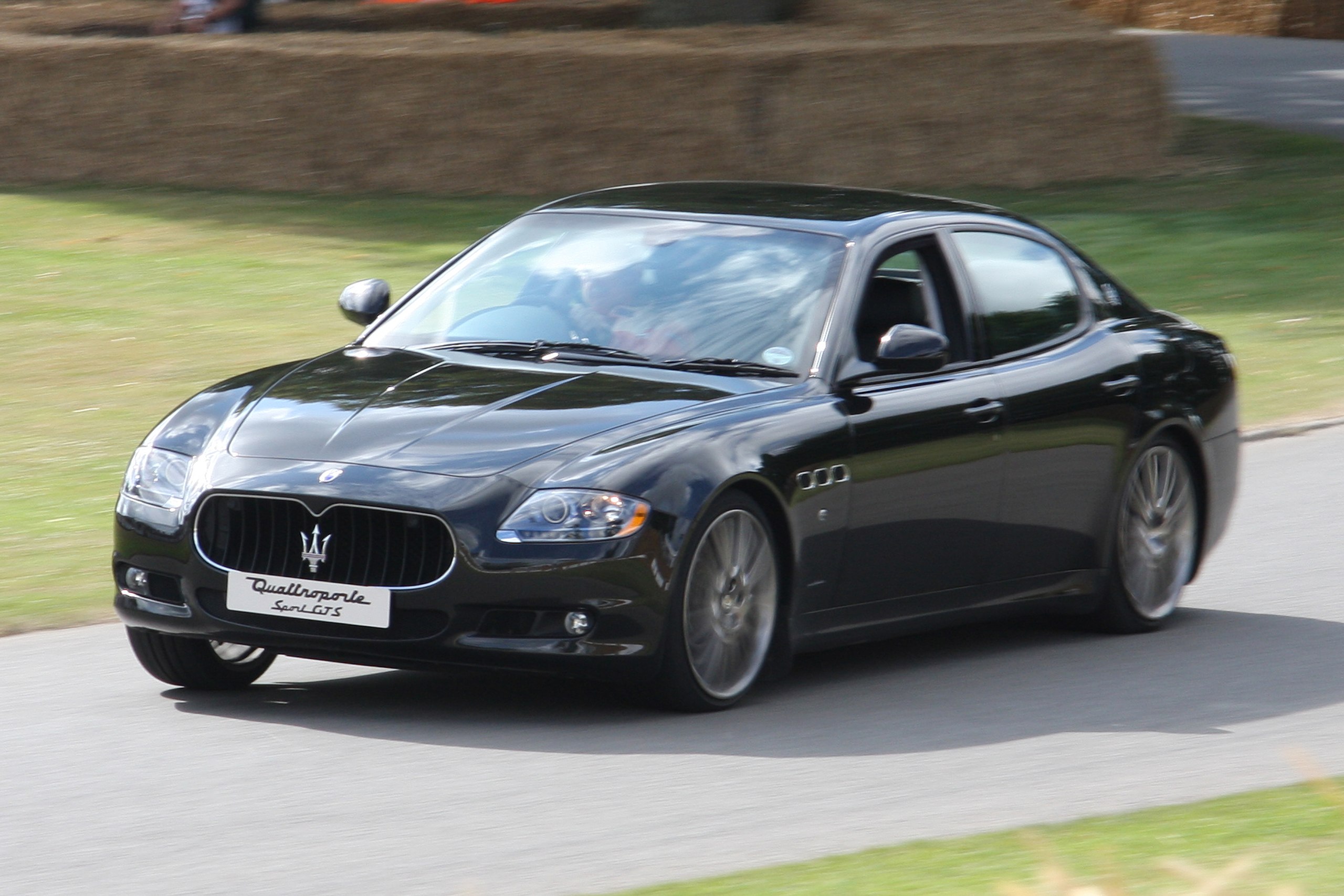 File:2009 Maserati Quattroporte Sport GT S - Flickr - exfordy.jpg -  Wikimedia Commons