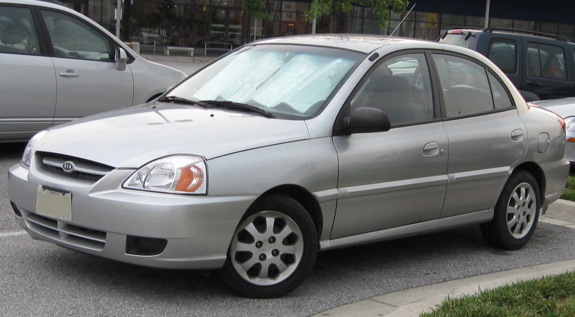 File:2003-2005 Kia Rio sedan.jpg - Wikimedia Commons