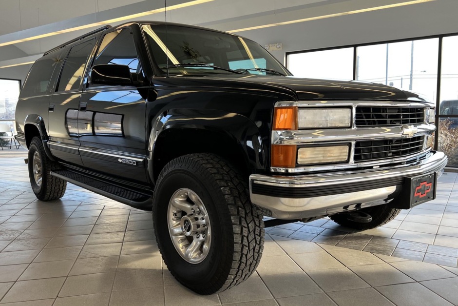 28k-Mile 1997 Chevrolet Suburban 2500 4x4 for sale on BaT Auctions - sold  for $38,250 on February 20, 2022 (Lot #66,238) | Bring a Trailer