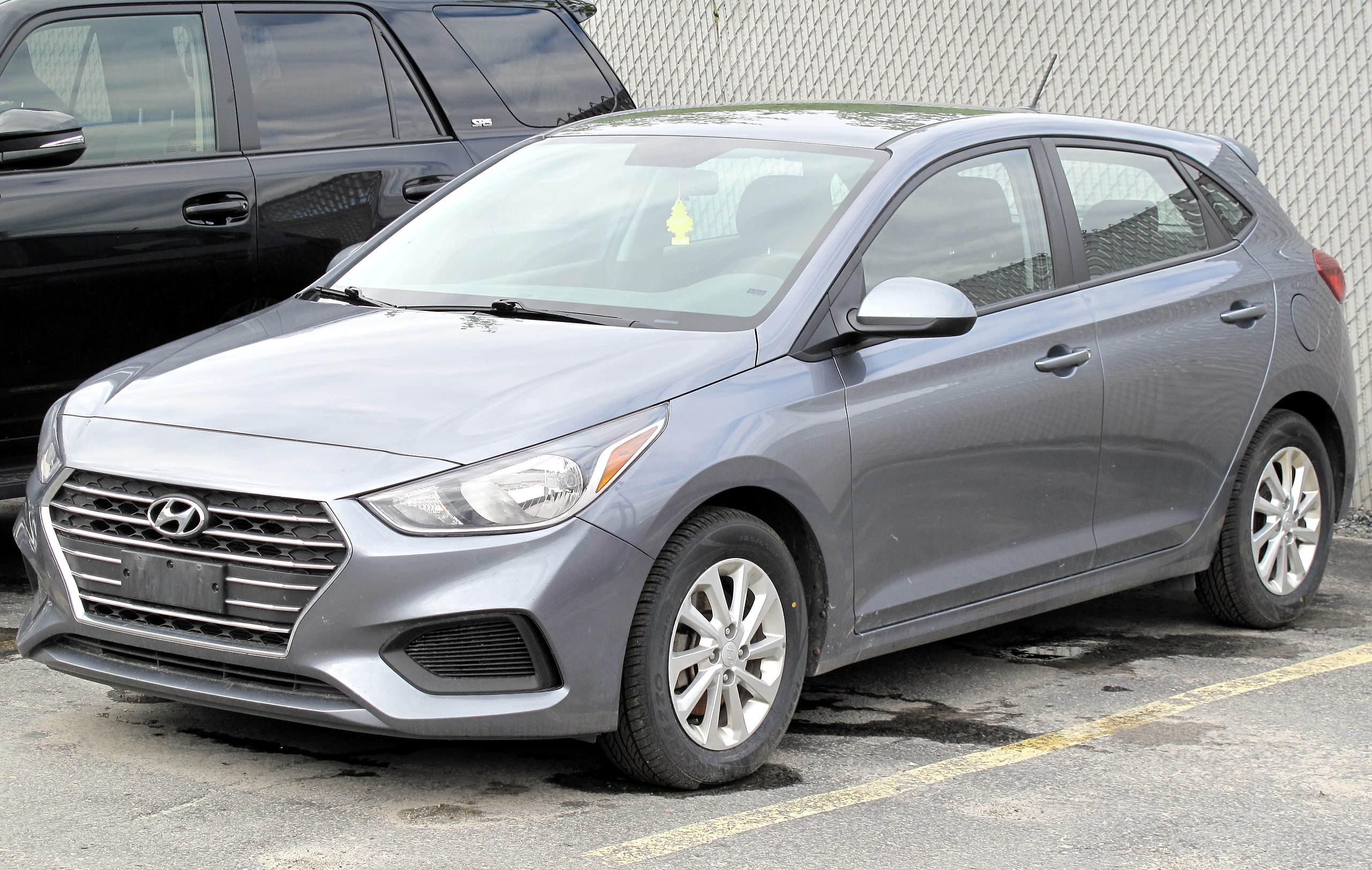 File:2019 Hyundai Accent Preferred in Urban Grey, Front Left, 05-22-2022.jpg  - Wikipedia