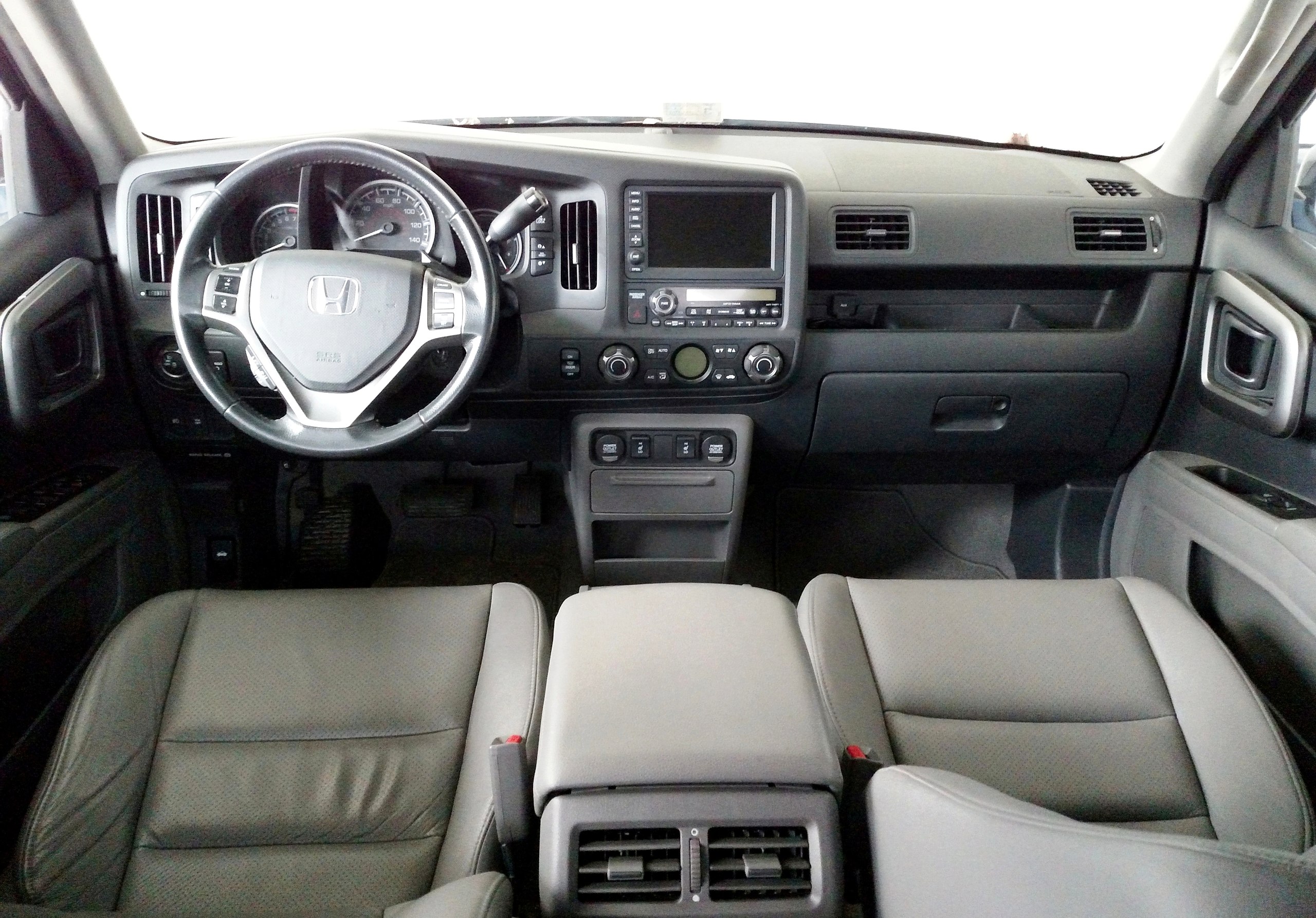 File:2009-2014 Honda Ridgeline RTL-with navigation-Interior.jpg - Wikimedia  Commons