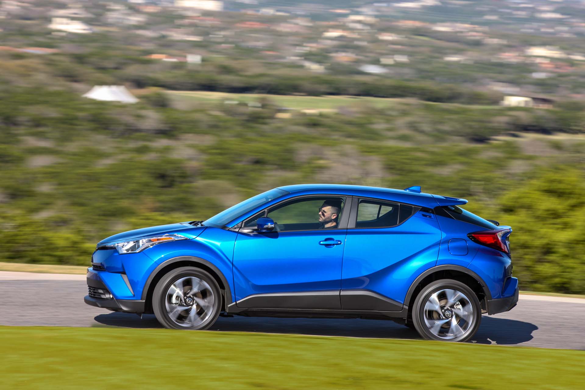 2019 Toyota C-HR Review, Ratings, Specs, Prices, and Photos - The Car  Connection