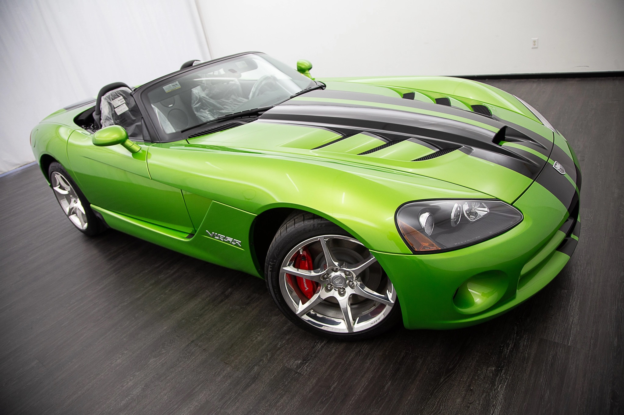 2010 Dodge Viper Fetches $202,000 at Auction, It Won't Ever Be Driven -  autoevolution