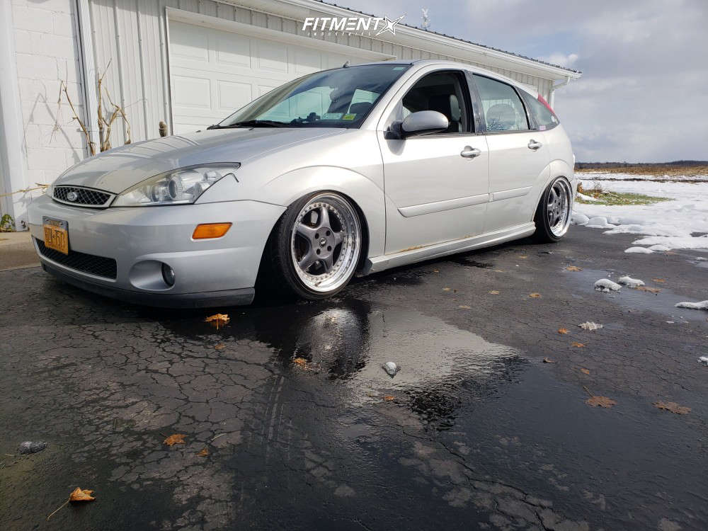 2003 Ford Focus SVT with 17x8.5 ABT A9 and Ohtsu 205x40 on Air Suspension |  521364 | Fitment Industries