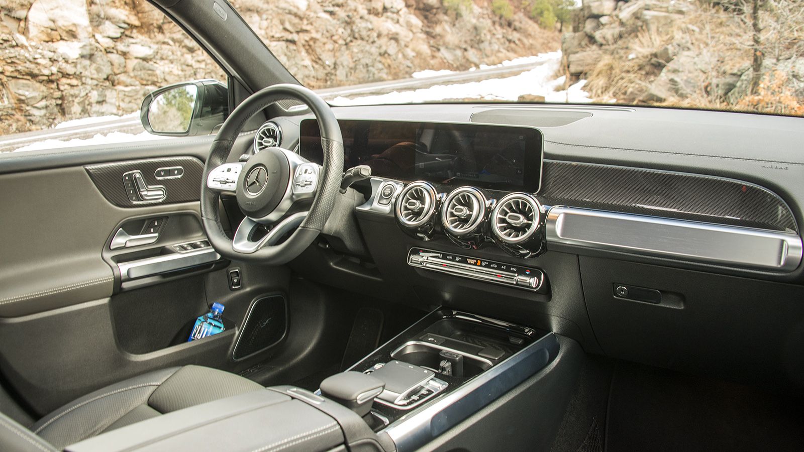 2020 Mercedes-Benz GLB 250 interior photos