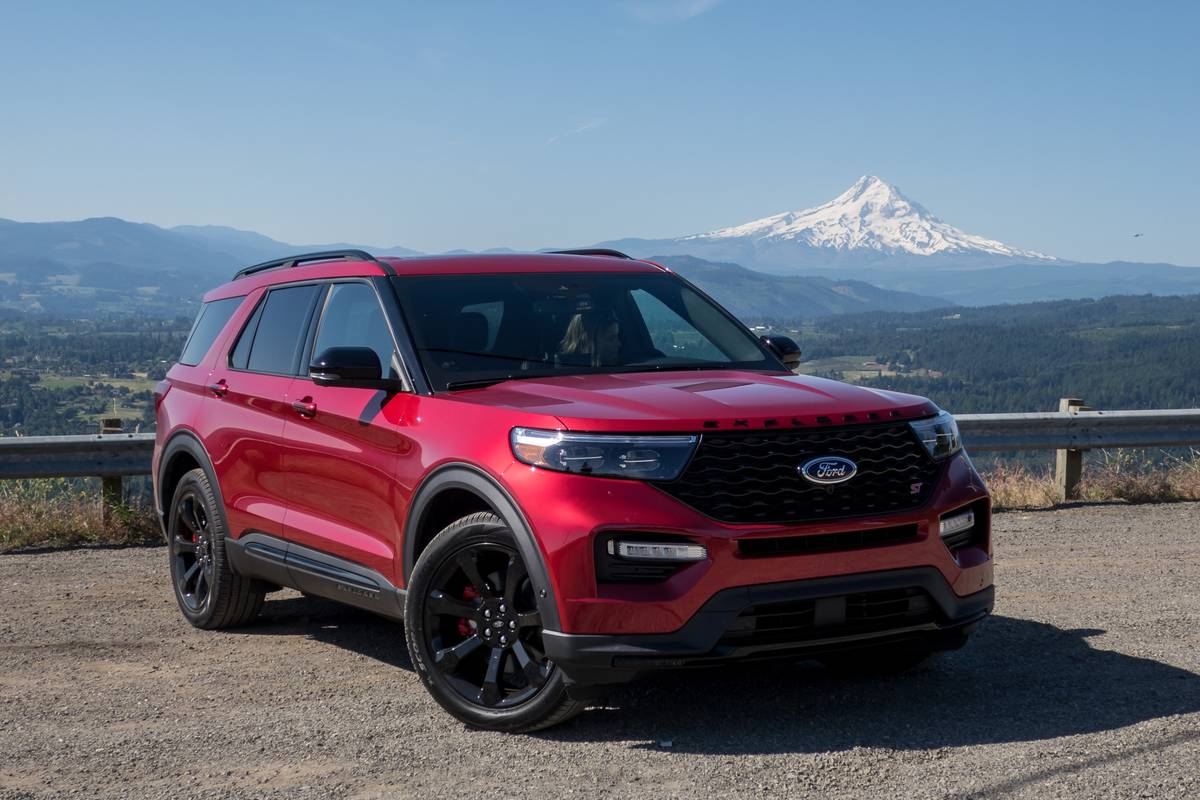 2021 Ford Explorer Now Comes in Value Versions of ST, Platinum Trims |  Cars.com