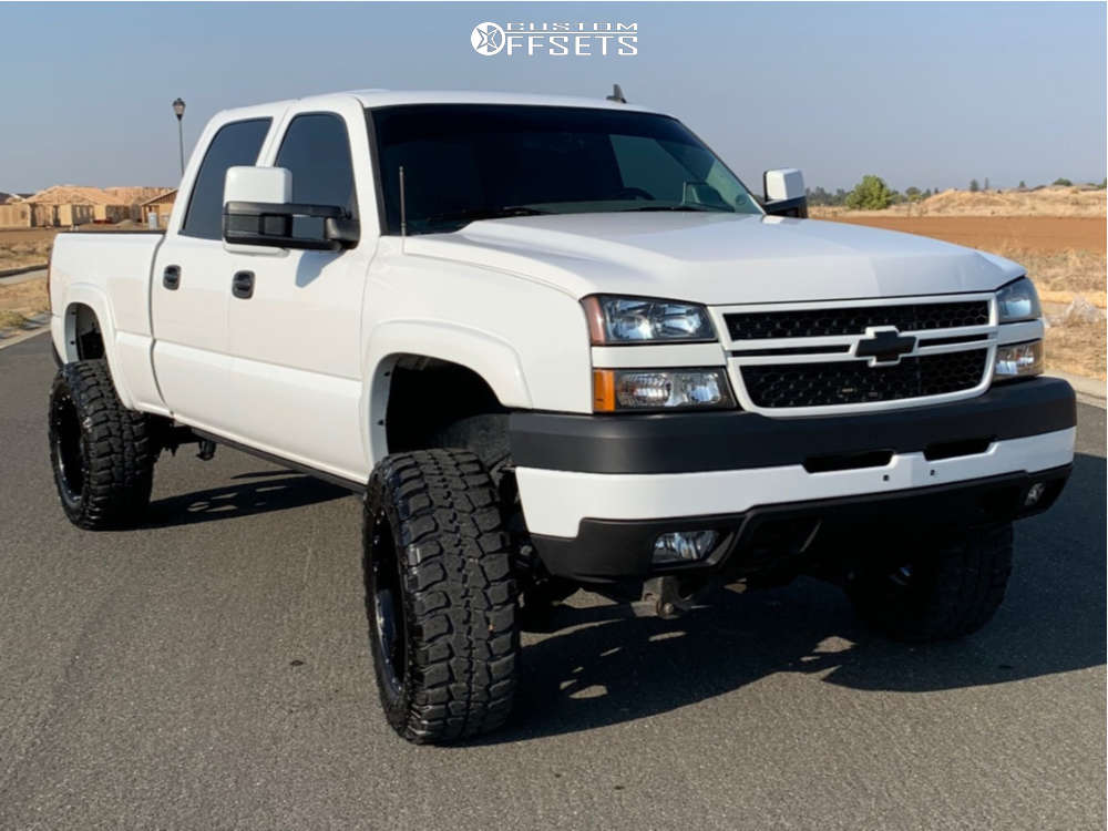 2006 Chevrolet Silverado 2500 HD with 20x10 -24 G-FX Tr12 and 35/12.5R20  Federal Couragia Mt and Suspension Lift 6" | Custom Offsets