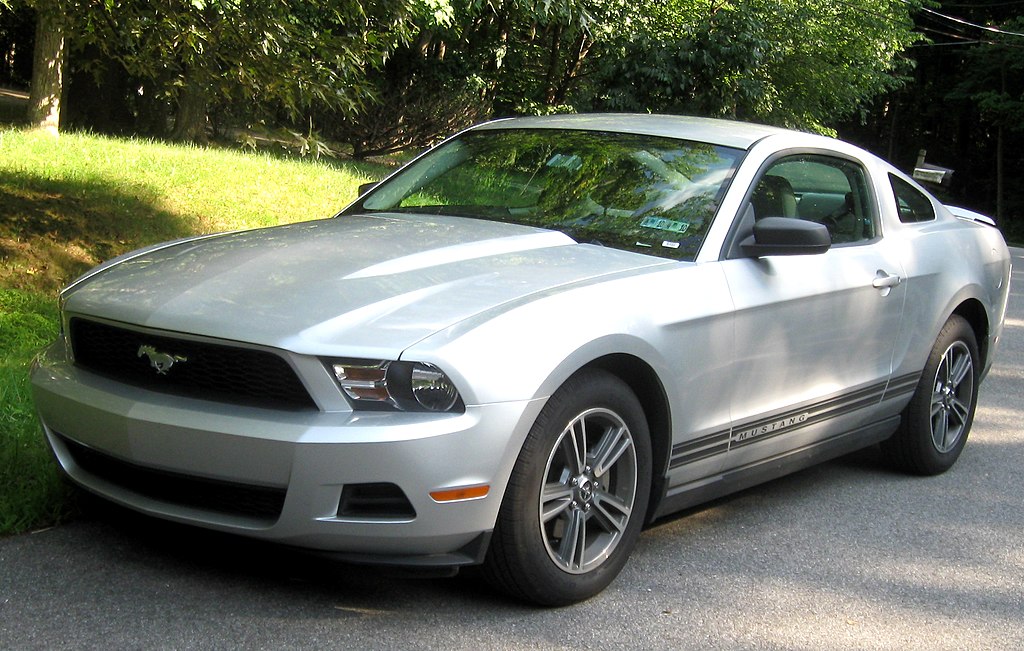 File:2010 Ford Mustang -- 07-18-2009.jpg - Wikimedia Commons