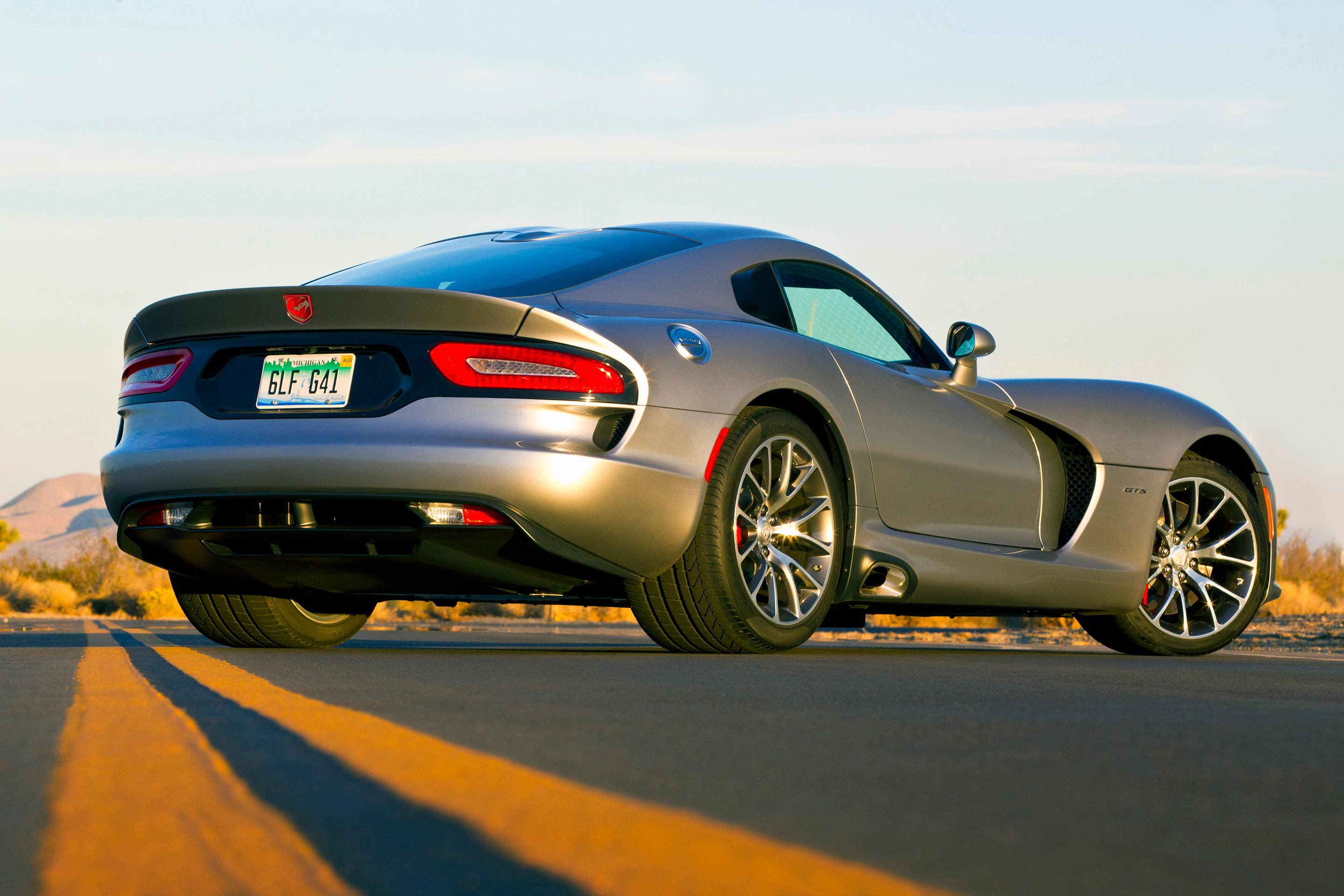 Dodge updates 2015 Viper with more power and mid-level GT model
