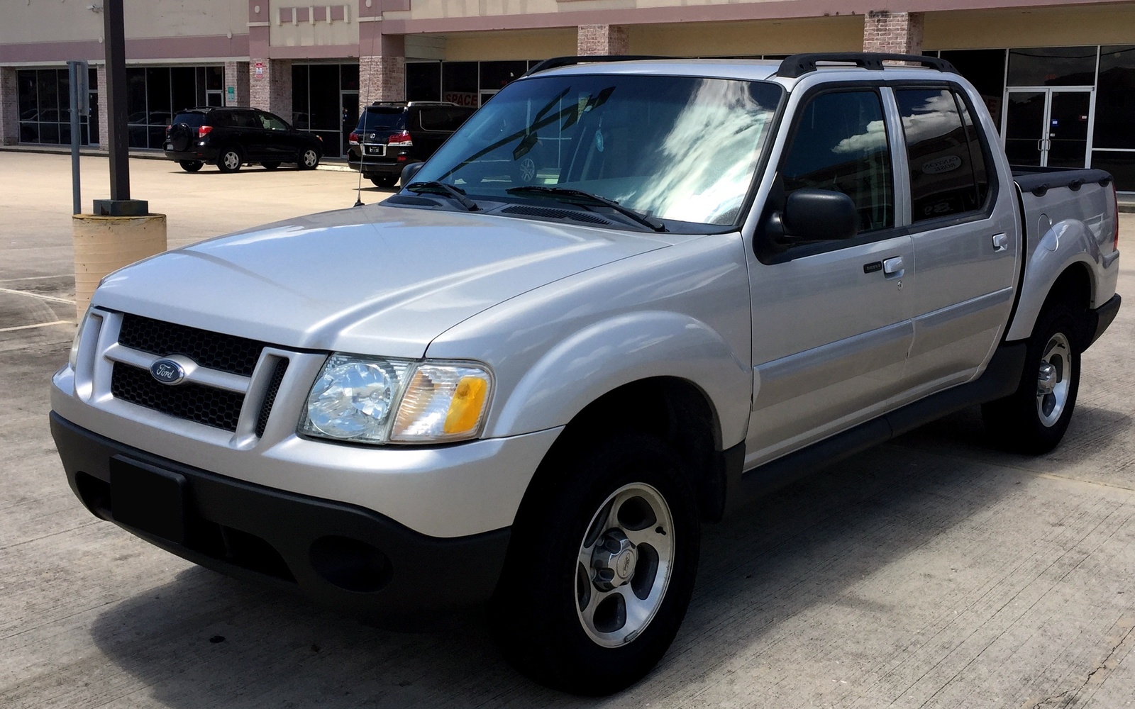 2004 Ford Explorer Sport Trac: Prices, Reviews & Pictures - CarGurus