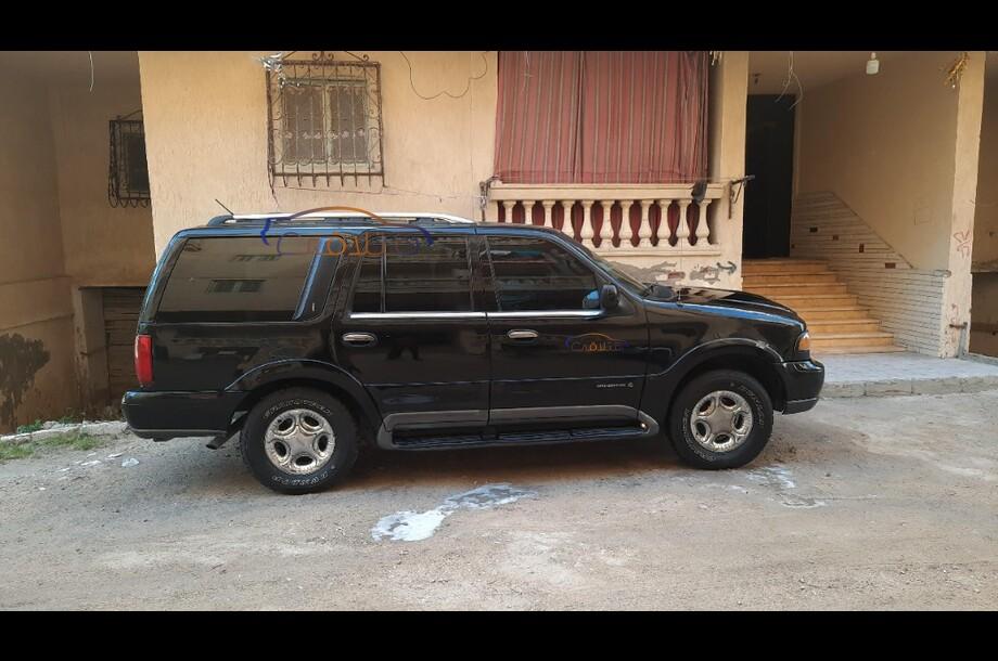 Navigator Lincoln 1999 Cairo Black 5393245 - Car for sale : Hatla2ee