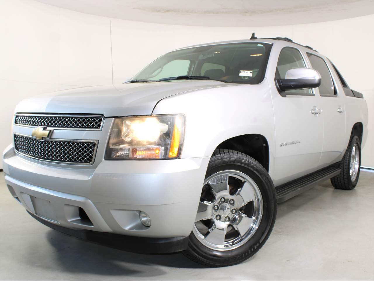 Used 2011 Chevrolet Avalanche LS Crew Cab - H2372350 | Chapman Choice
