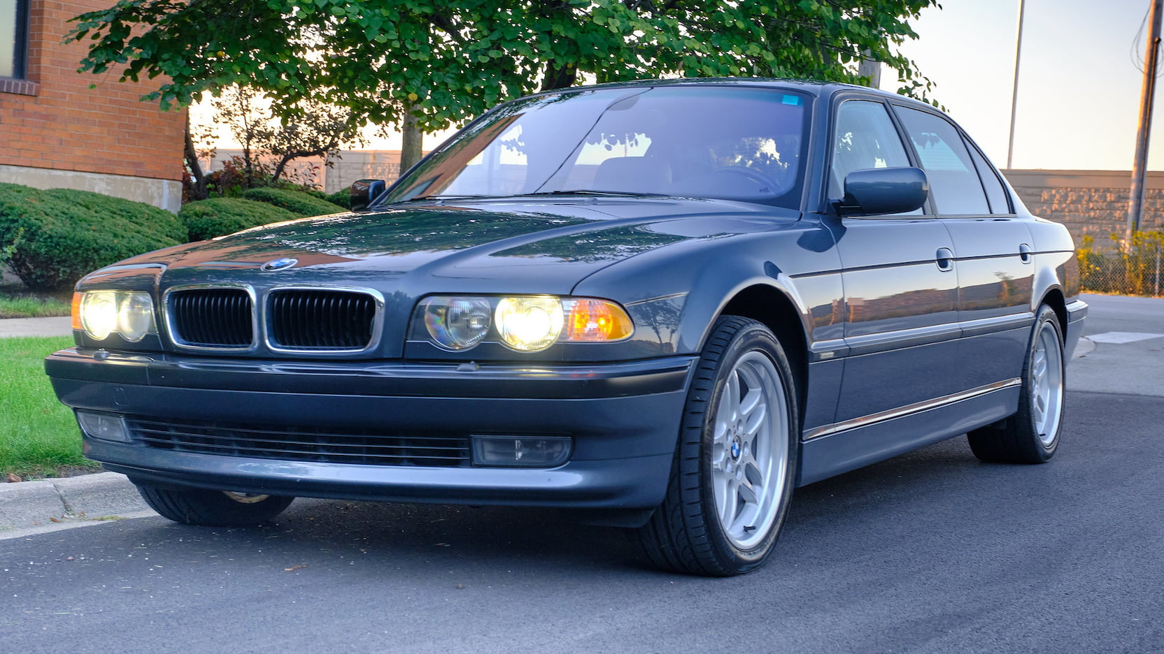 2001 BMW 740il at Chicago 2022 as F331 - Mecum Auctions
