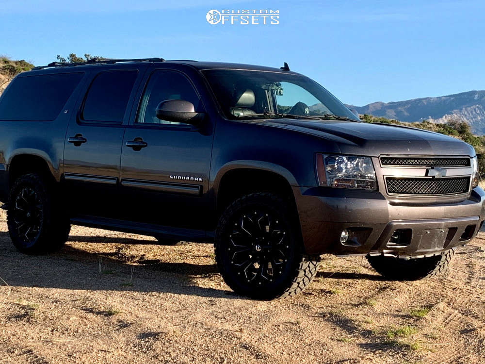 2010 Chevrolet Suburban 1500 with 20x9 1 Fuel Assault and 33/12.5R20 Kenda  Klever R/t and Leveling Kit | Custom Offsets