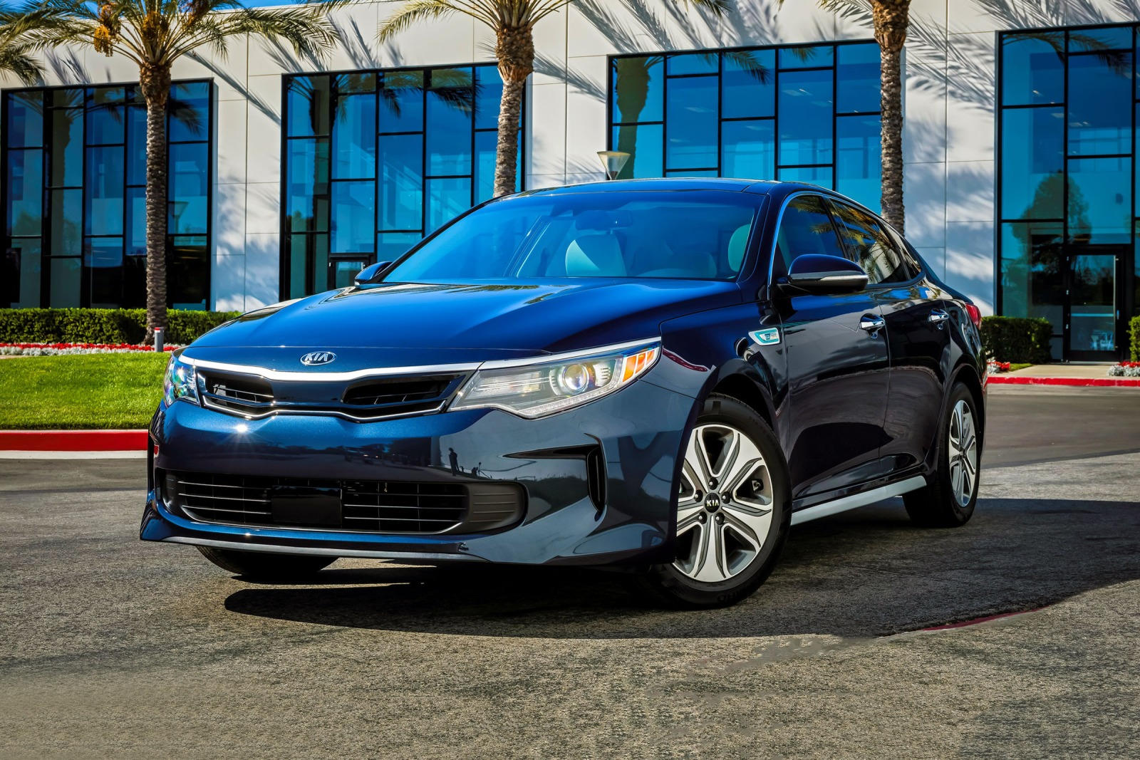 2019 Kia Optima Hybrid: Review, Trims, Specs, Price, New Interior Features,  Exterior Design, and Specifications | CarBuzz