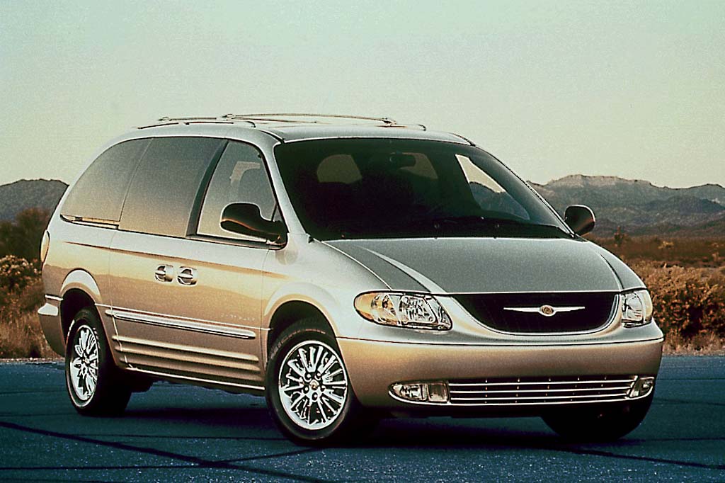 2001-04 Chrysler Town & Country | Consumer Guide Auto