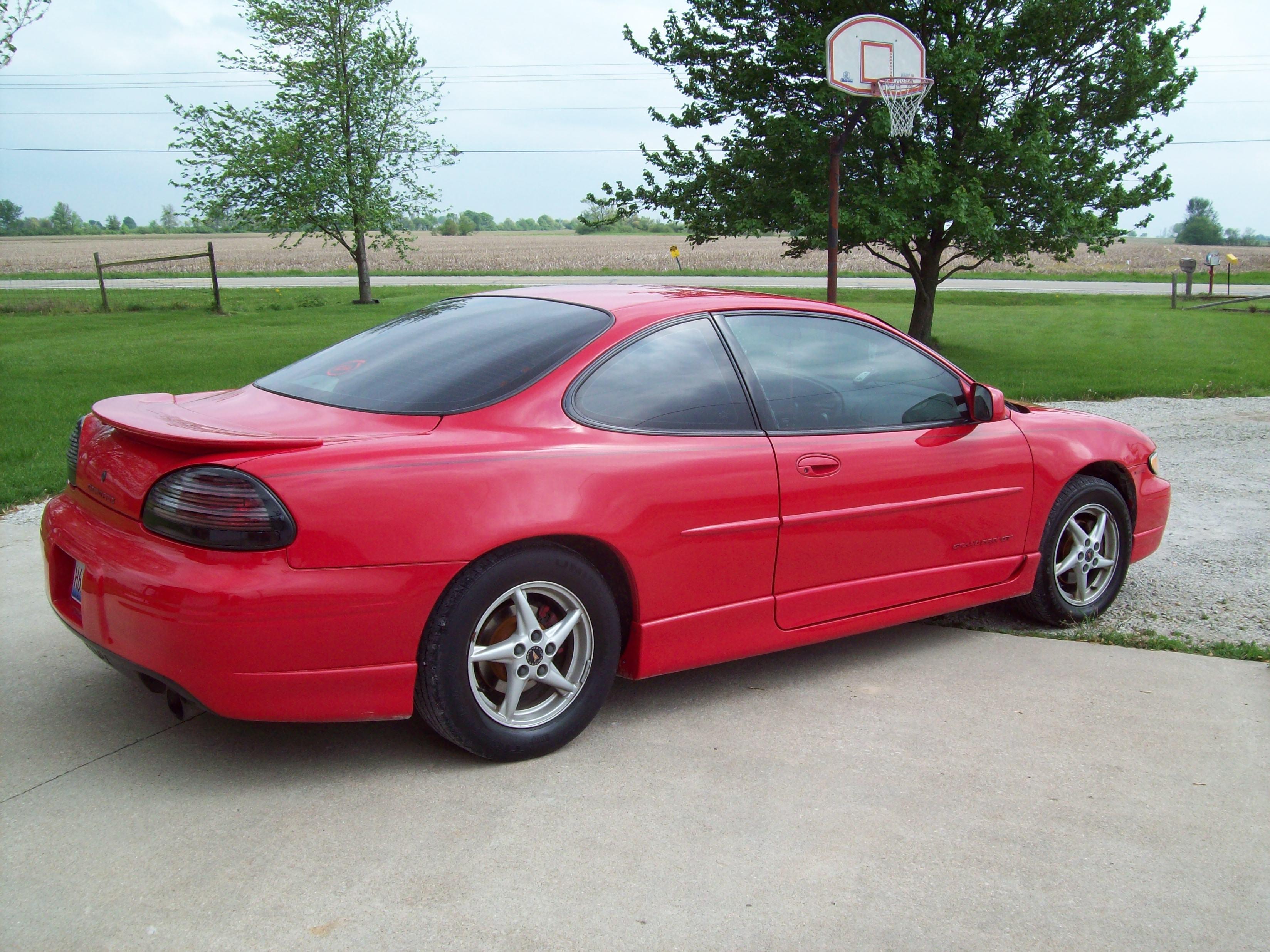 1999 Pontiac Grand Prix, the official car of that guy who was a wannabe  football jock in school, yet somehow still peaked in high school :  r/regularcarreviews