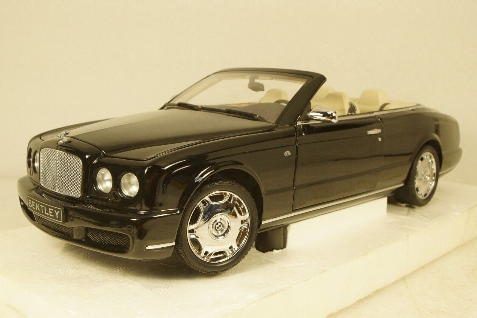 Bentley Azure 2006, Black, 100139500, Minichamps 1:18 | eBay