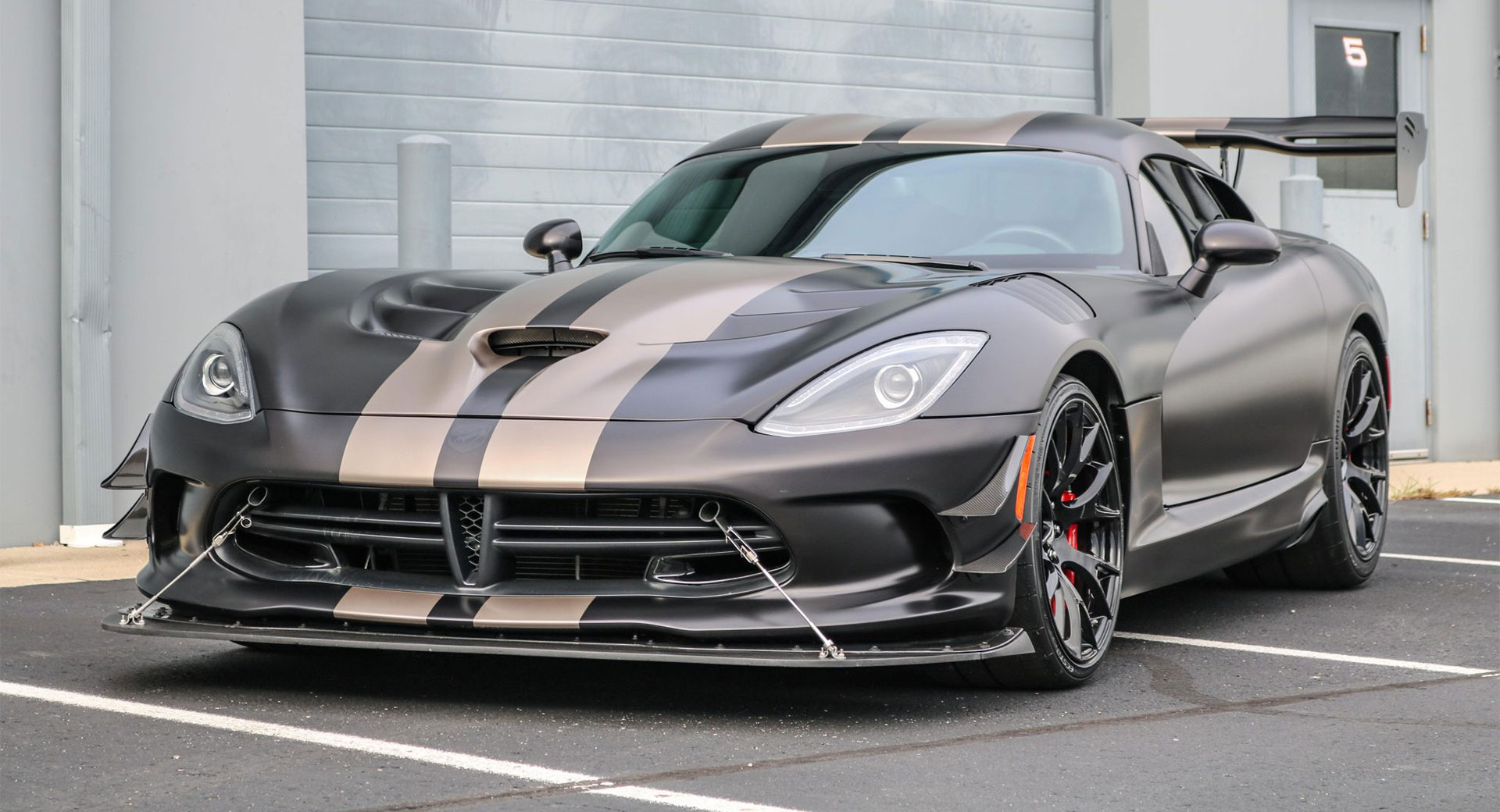This Dodge Viper ACR Extreme Was The Very First Built For 2017 | Carscoops