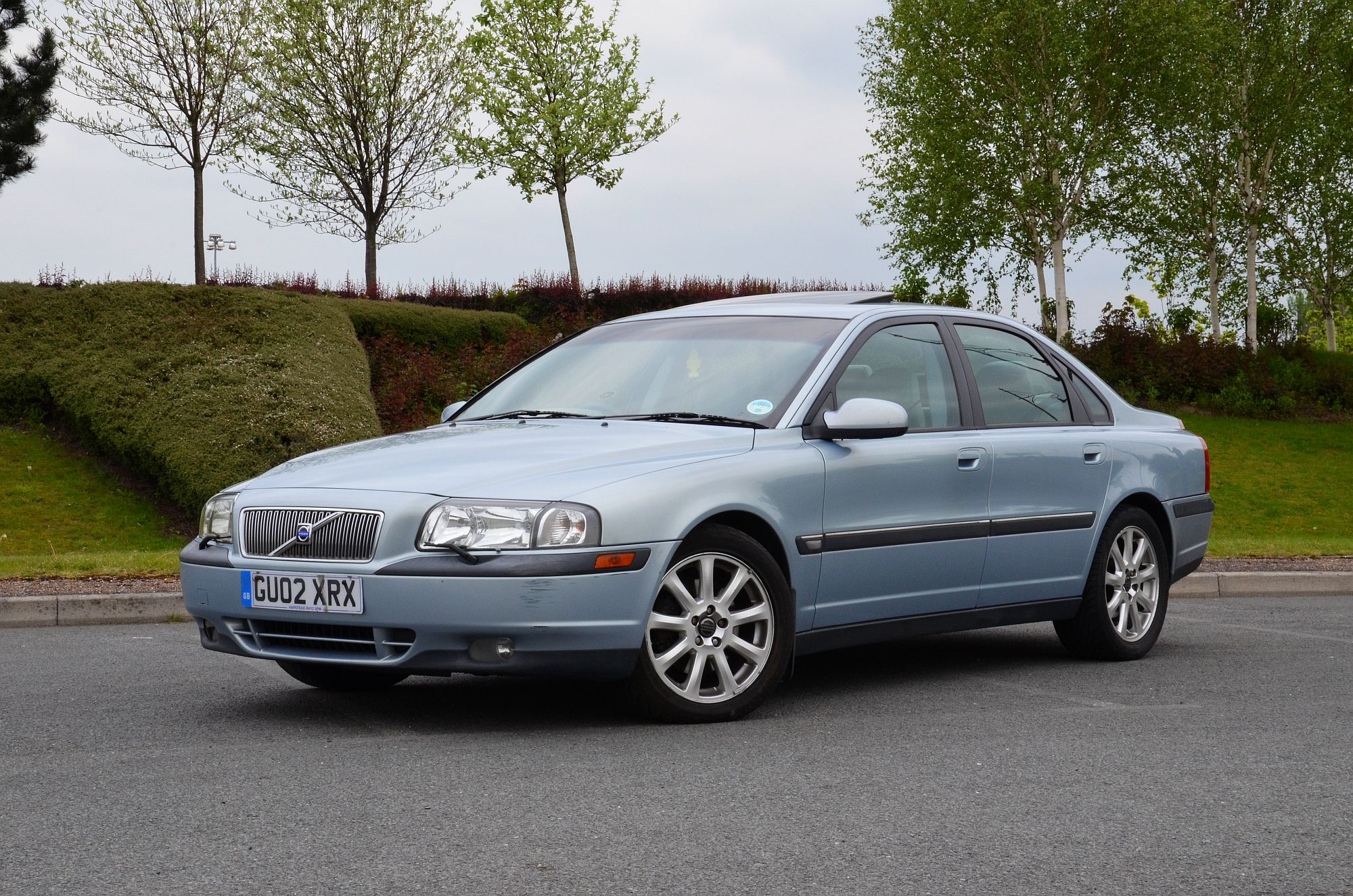 File:Volvo S80 2.4T 2002 Blue, front.jpg - Wikimedia Commons