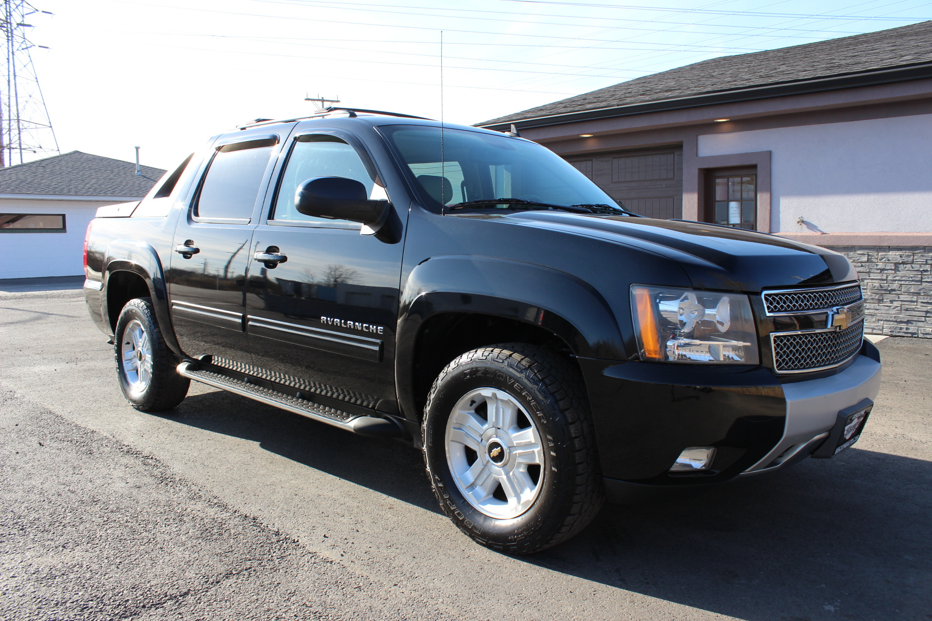 2010 Chevrolet Avalanche LT - Biscayne Auto Sales | Pre-owned Dealership |  Ontario, NY