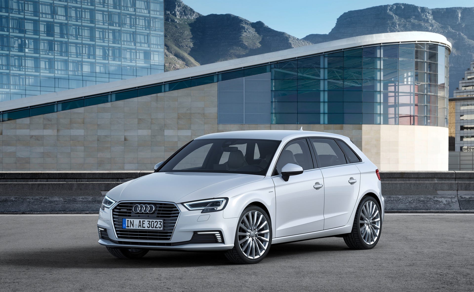 Audi's A3 e-tron plug-in gets a fresh face after one year on the market -  CNET