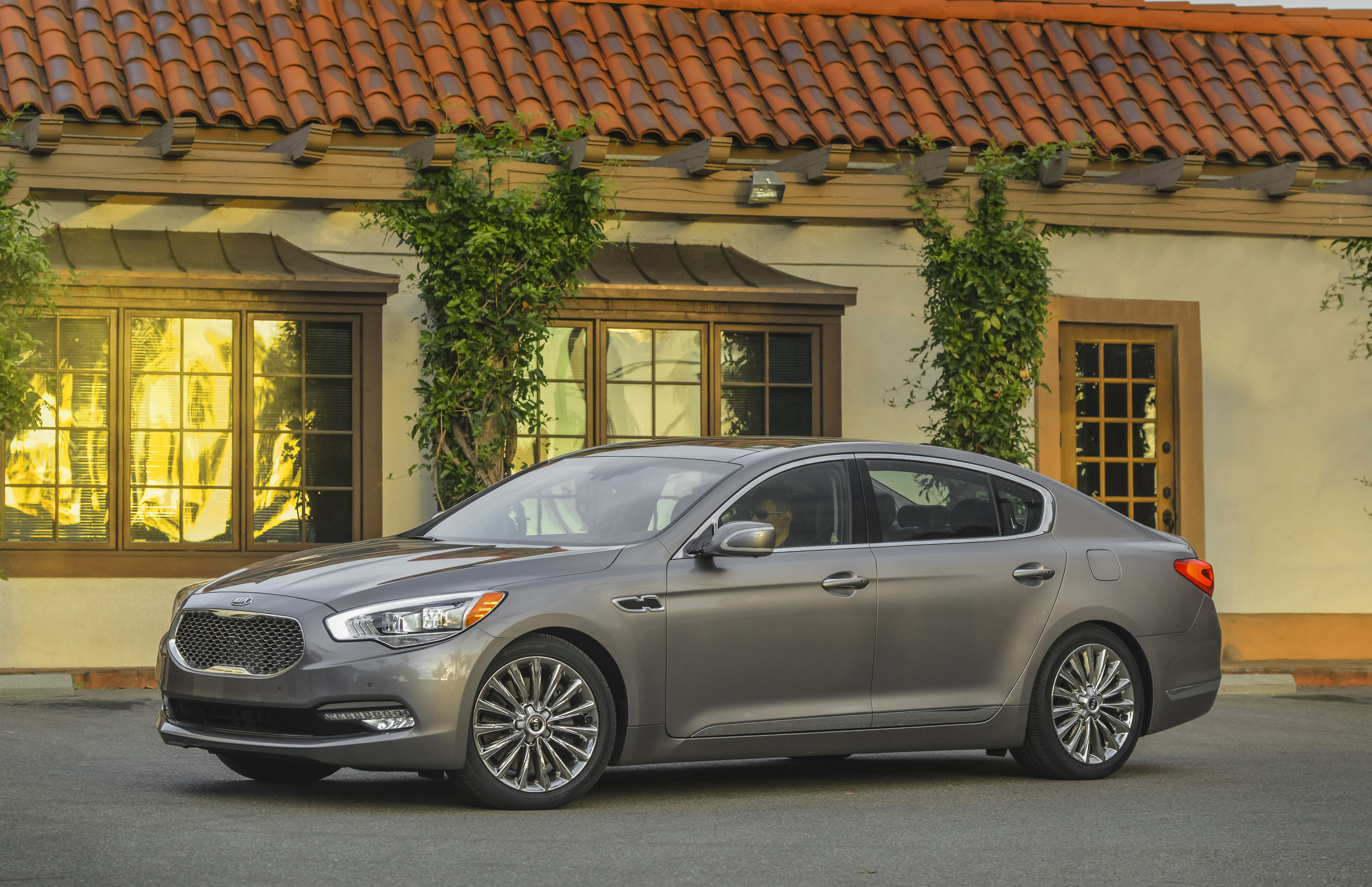 2017 Kia K900 Review, Ratings, Specs, Prices, and Photos - The Car  Connection