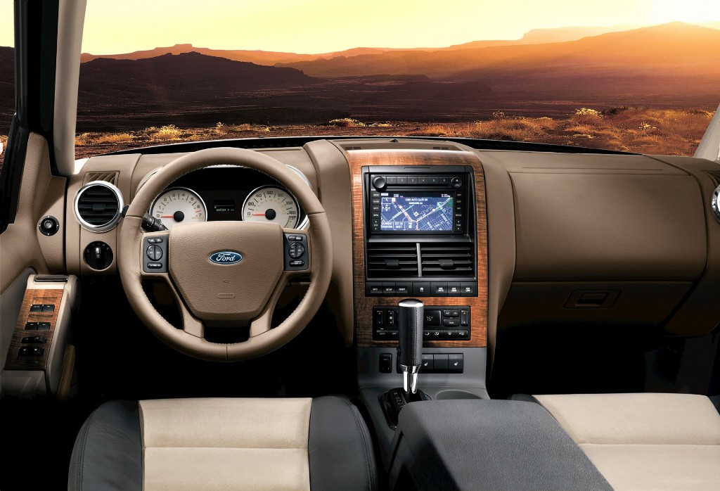 2007 Ford Explorer Image. Photo 2 of 6
