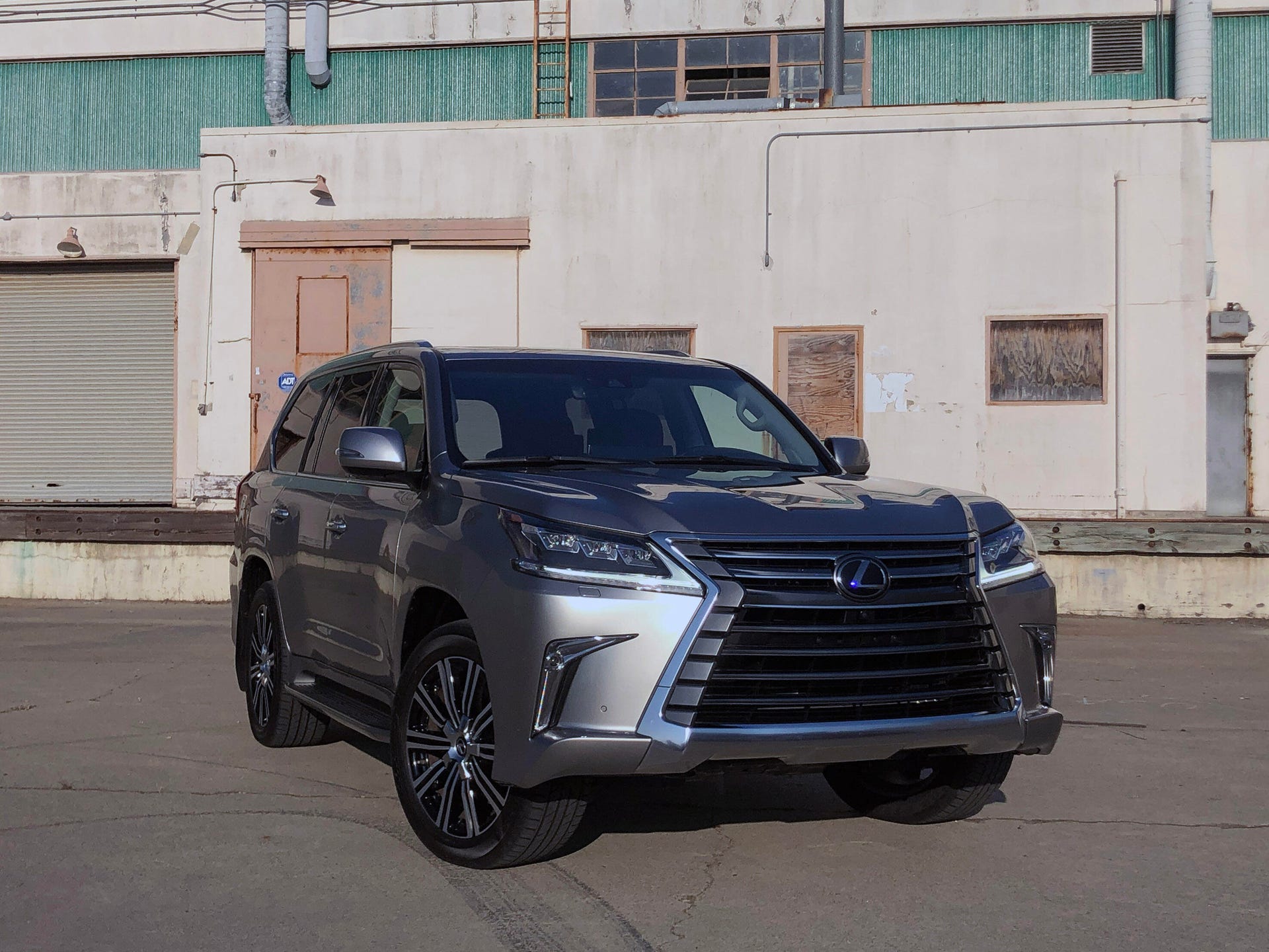 2021 Lexus LX 570 review: An off-road champ, but tough to recommend - CNET