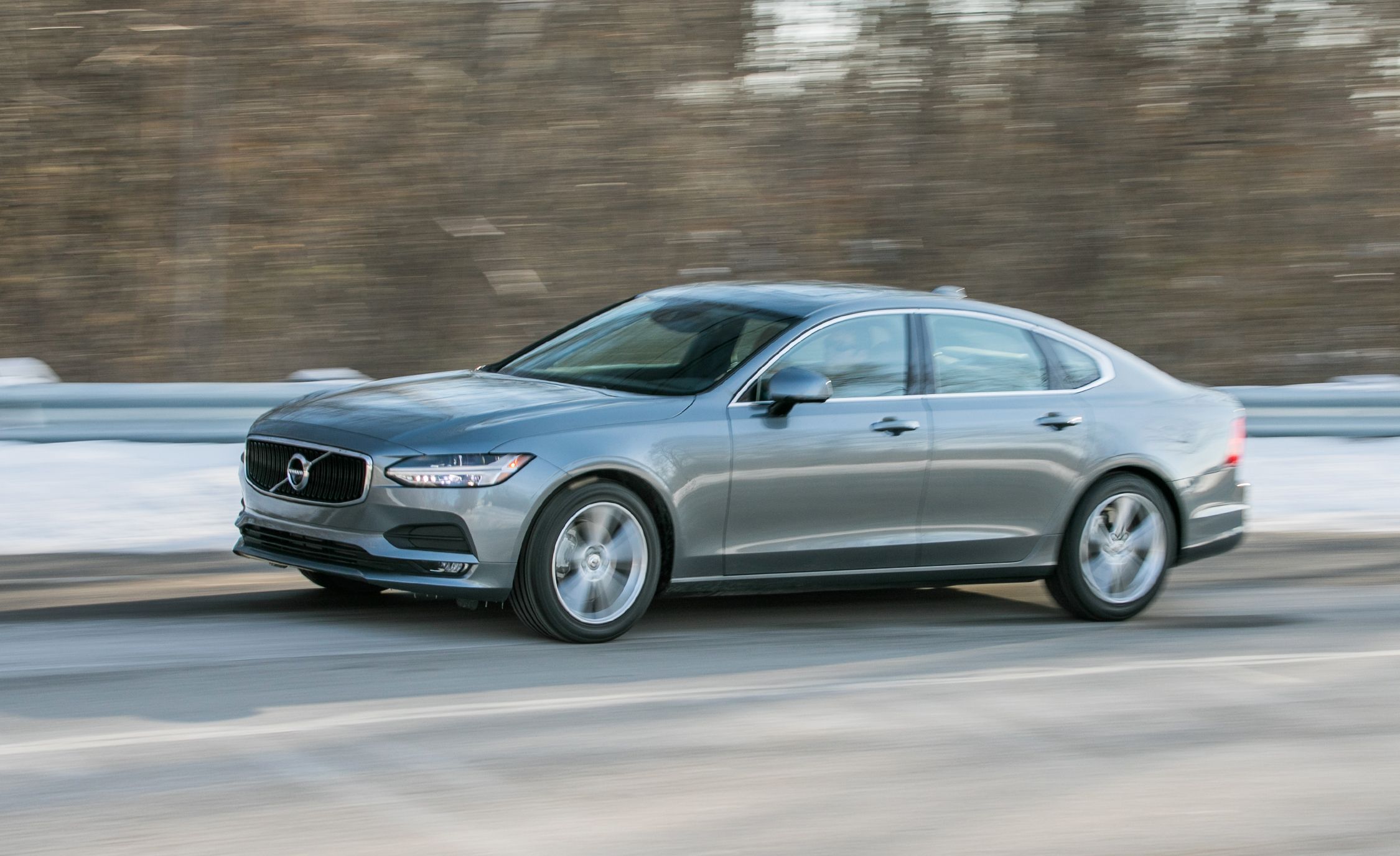 2017 Volvo S90 Review, Pricing, and Specs