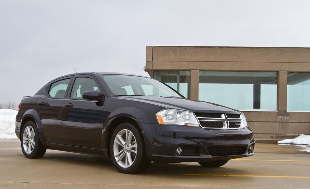 2009 Dodge Avenger R/T 4dr Sdn *Ltd Avail* Features and Specs