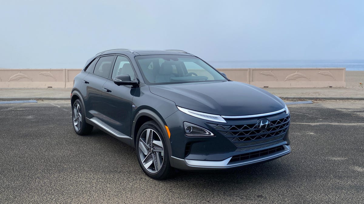 2020 Hyundai Nexo review: This hydrogen fuel-cell SUV deserves your  attention - CNET