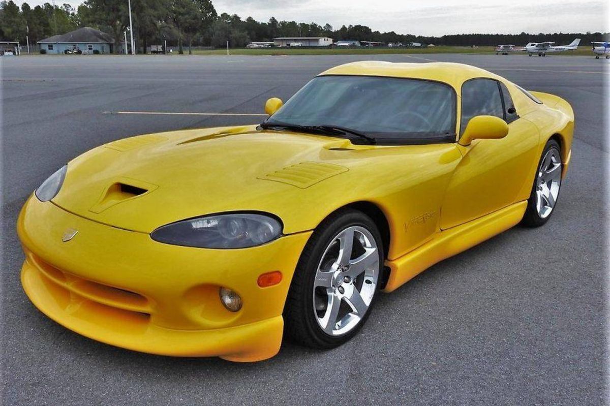 Hemmings Find of the Day - 2001 Dodge Viper GTS | Hemmings