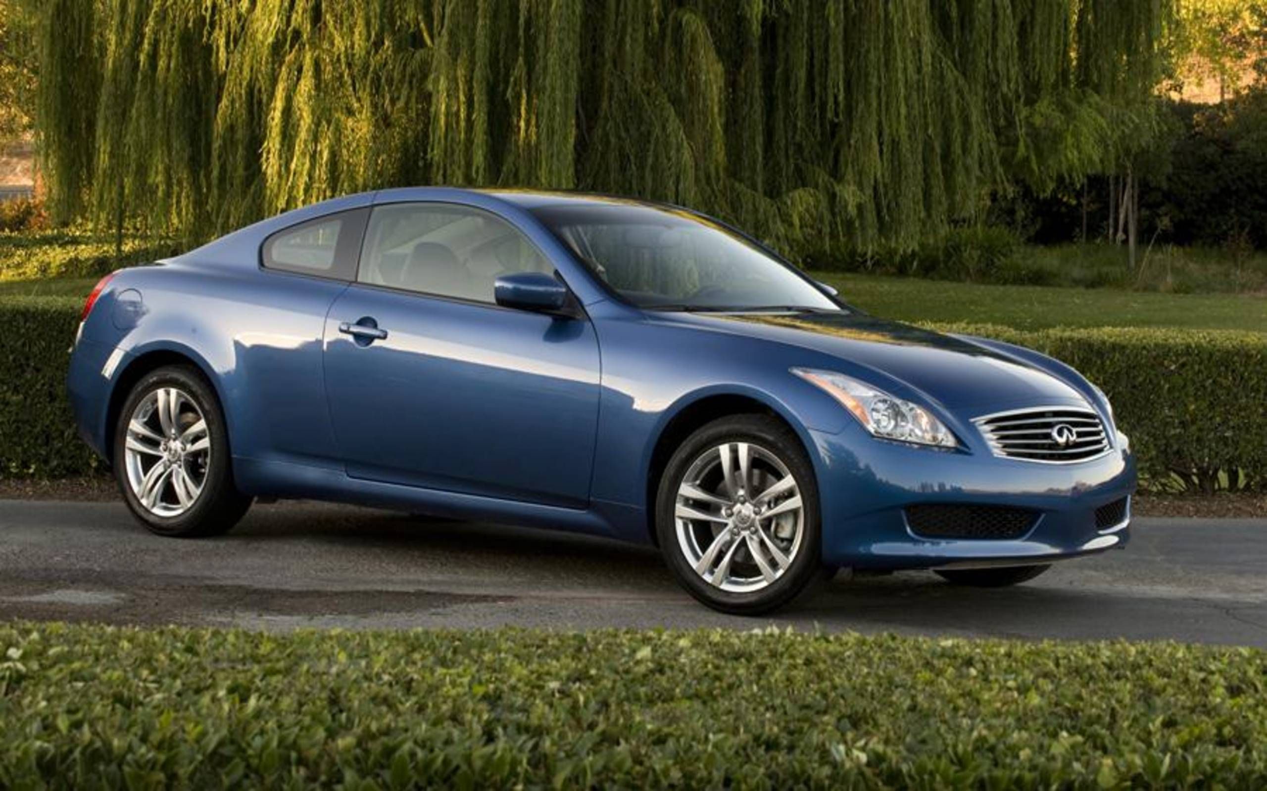 The 2009 Infiniti G37X Coupe - an AutoWeek Performance Review