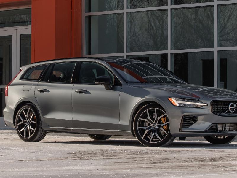 2022 Volvo V60 Review, Pricing, and Specs
