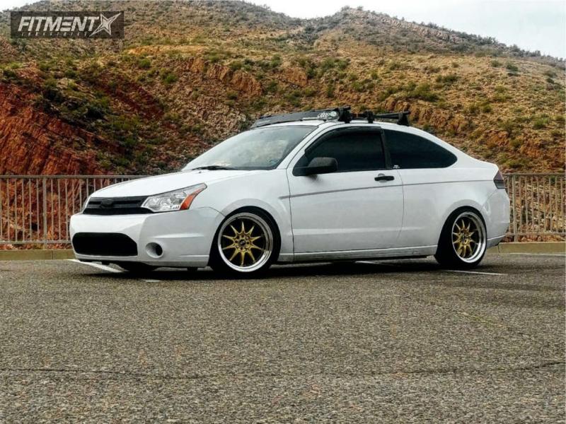 2008 Ford Focus SES with 17x9 STR 513 and Hankook 205x45 on Coilovers |  328063 | Fitment Industries